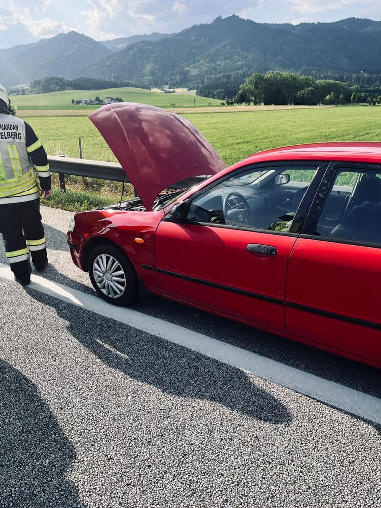 Vermutlicher Fahrzeugbrand FF Stadt Spielberg