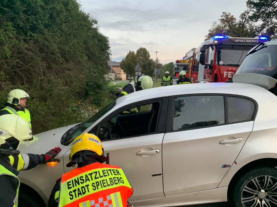 Fahrzeugbergung1-Kopie.jpg